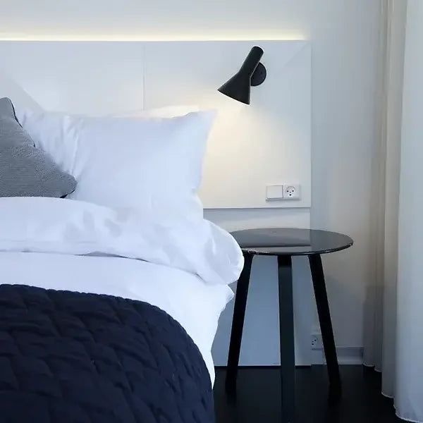 MinimalGlow - Modern LED Table Lamp with Sleek Design