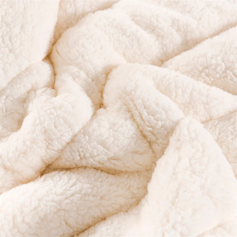 Lambskin blanket - LuxeWarm - Soft - Cozy