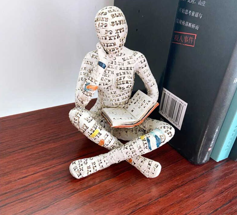 Creative Resin Reading Woman Statue