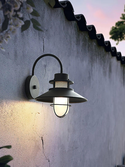 Felix Outdoor Lamp