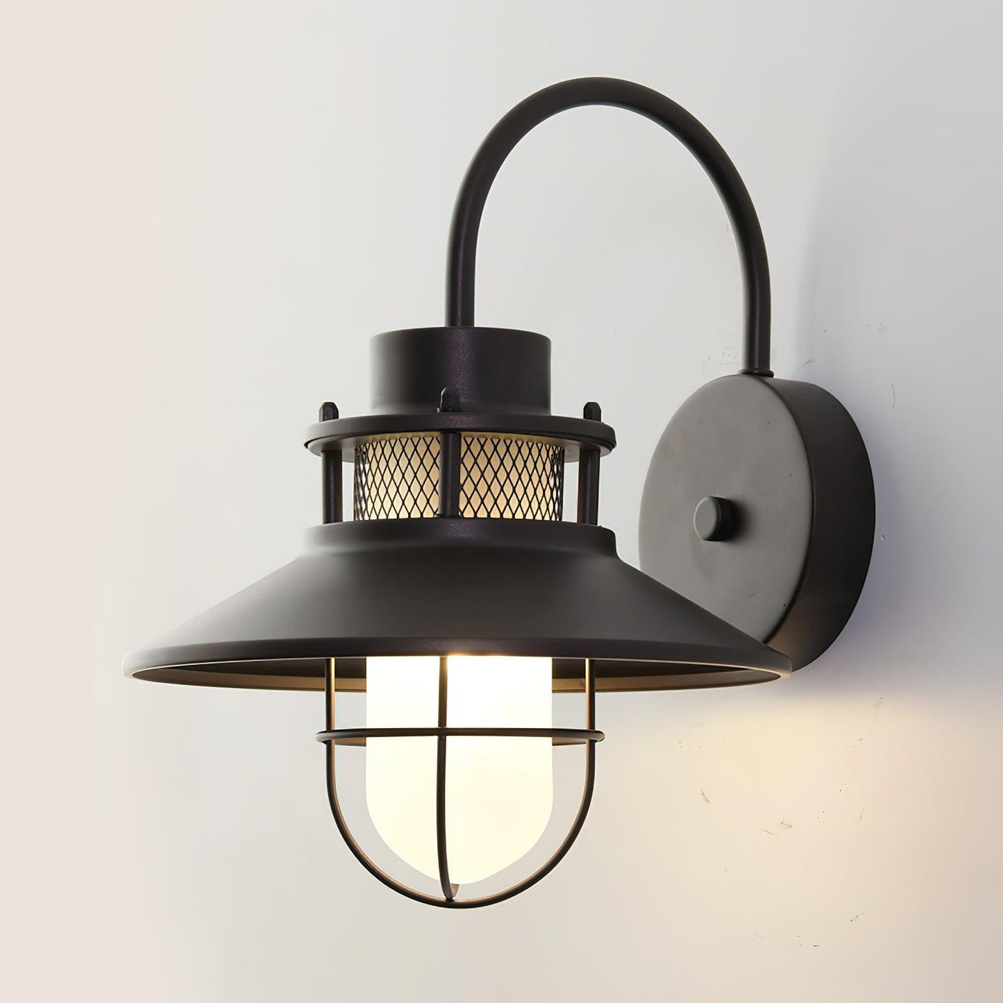 Felix Outdoor Lamp