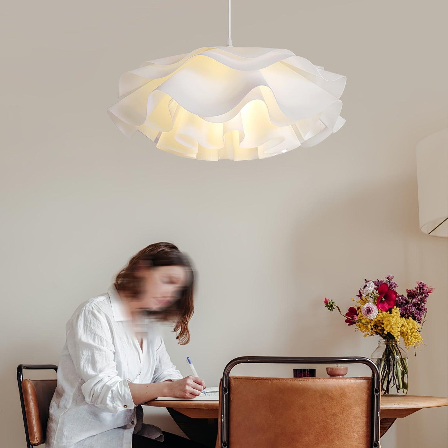 Flower Shaped White Pendant Lamp