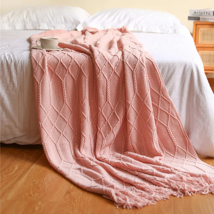 Knitted Waffle Blanket: Nordic Décor Elegance