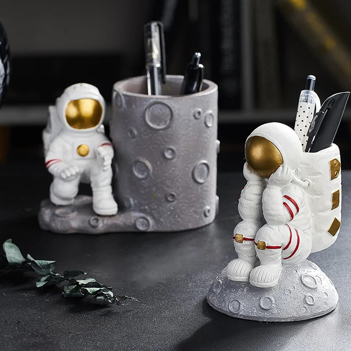 Astronaut Pen Stand