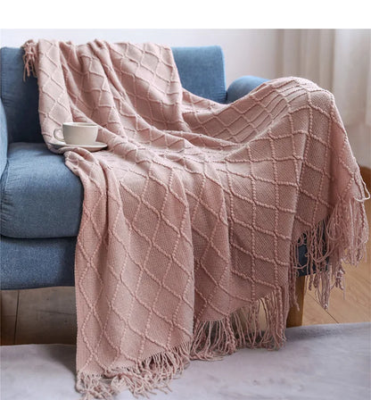 Knitted Waffle Blanket: Nordic Décor Elegance