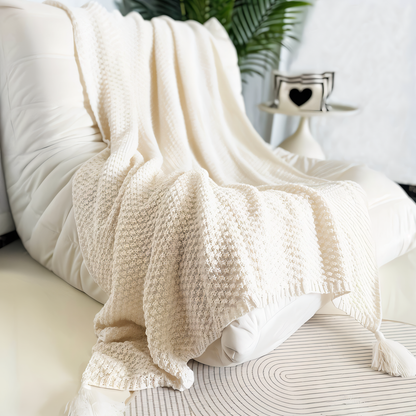 CoarseKnit Plaid - Stylish Knit Blanket - Fleece Blanket for Year-Round Comfort