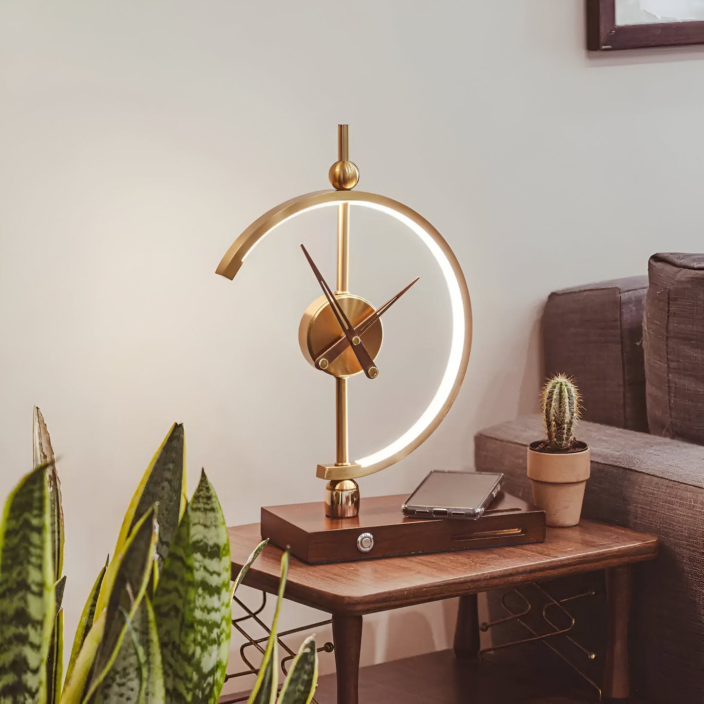 GLux Clock - LED Table Lamp Golden Time - Geometric Qi Wireless Charger & Clock