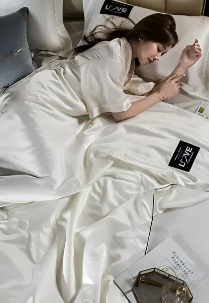 SilkyLux Duvet - Soft & Breathable Satin Silk Bedding for Year-Round Comfort