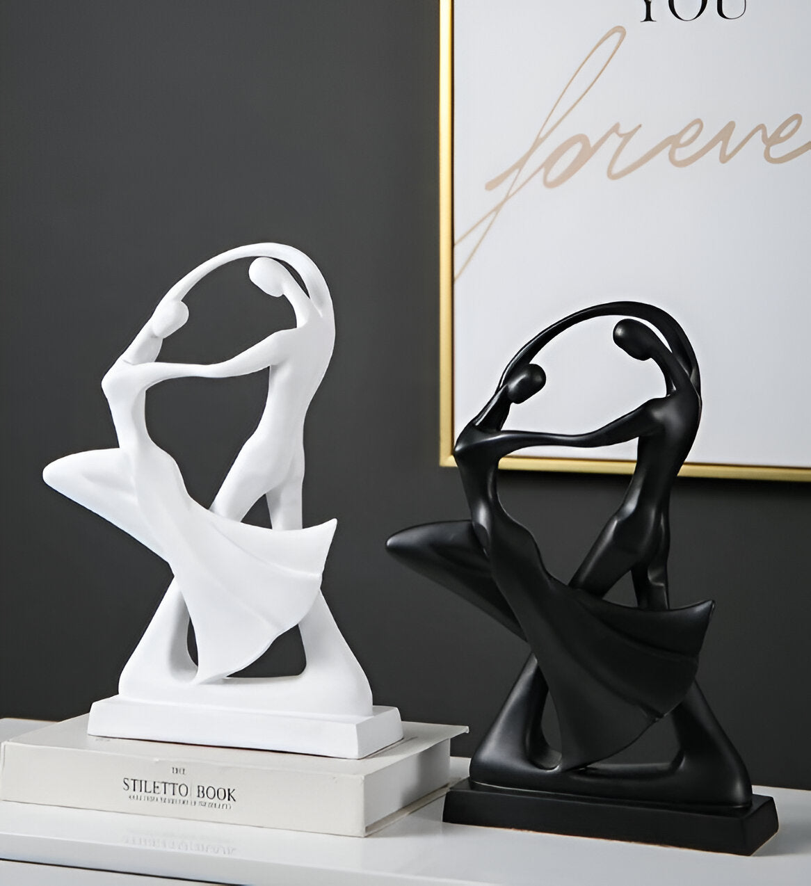 SwayDuo Ornament - White and black dancing resin sculpture - Modern abstract art