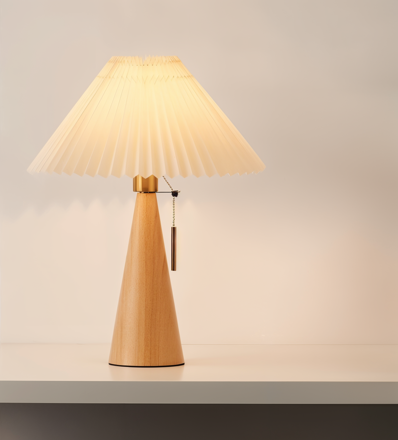 Vintage table lamp - Pleated table lamp with wooden base