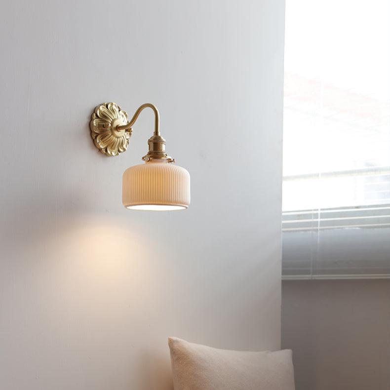 CeramiLuxe - Distinctive Brass and Ceramic Wall Light