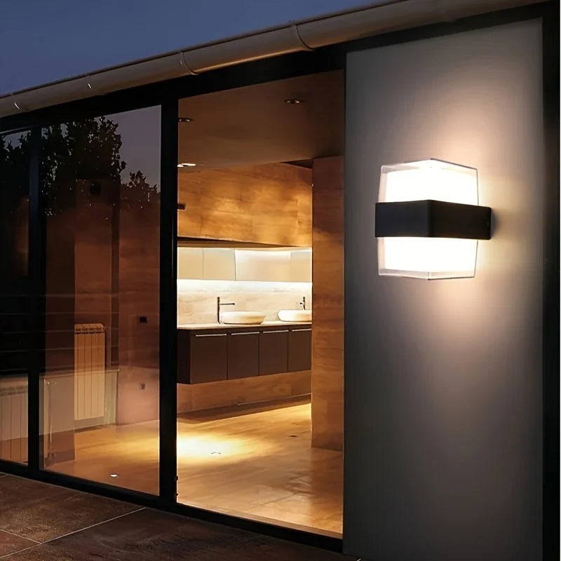 Waterlum - Modern and waterproof outdoor lighting