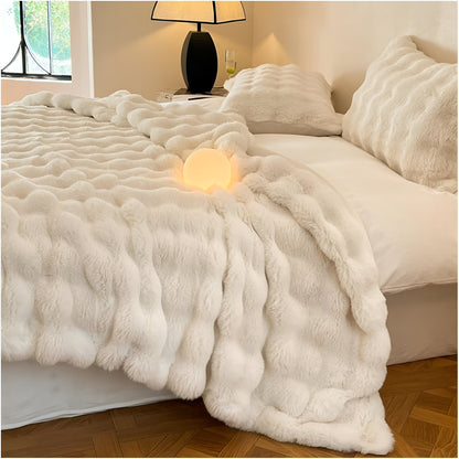 LuxeFleece - Cozy and elegant heating blanket for on the go Comfort