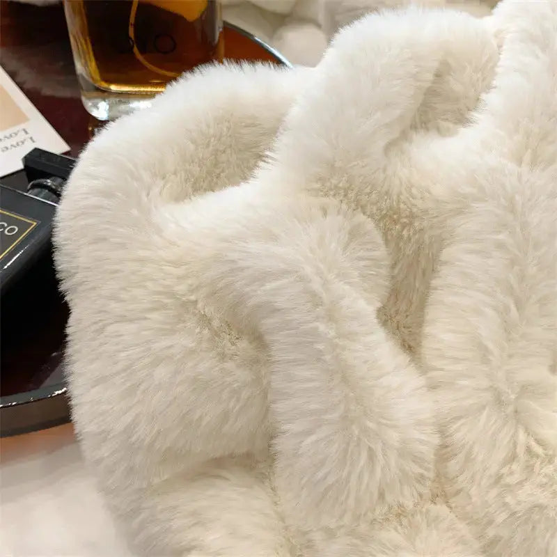 Luxury Faux Fur Throw