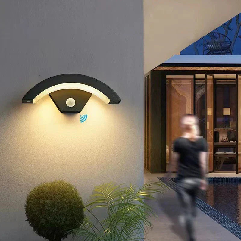 GardeLumiere - Sensor Lamp for Outdoor Safety