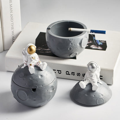 Astronaut Pen Stand