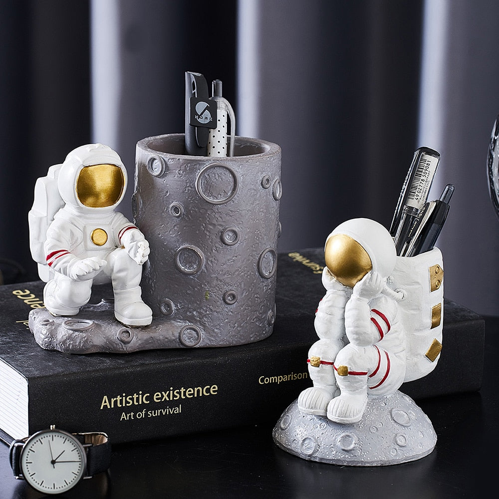 Astronaut Pen Stand