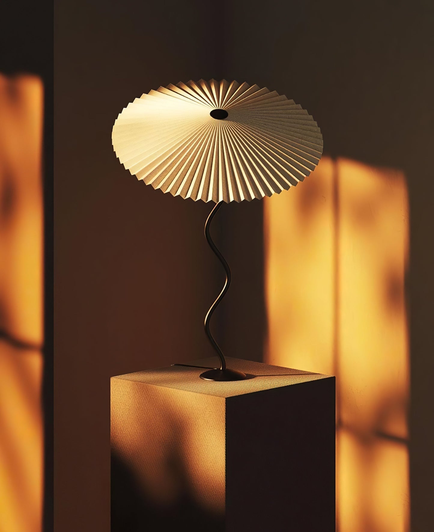 Miravique Hat Table Lamp