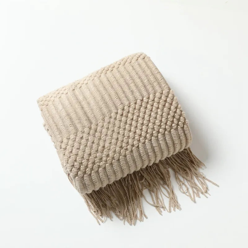 Knitted Waffle Blanket: Nordic Décor Elegance