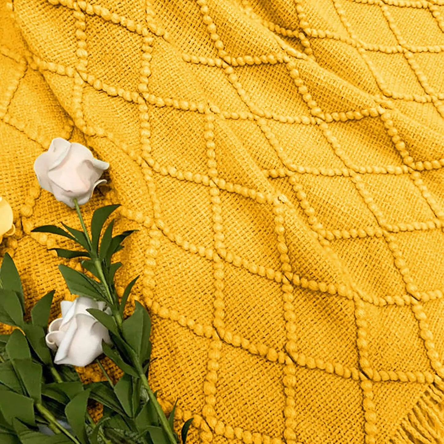 Knitted Waffle Blanket: Nordic Décor Elegance