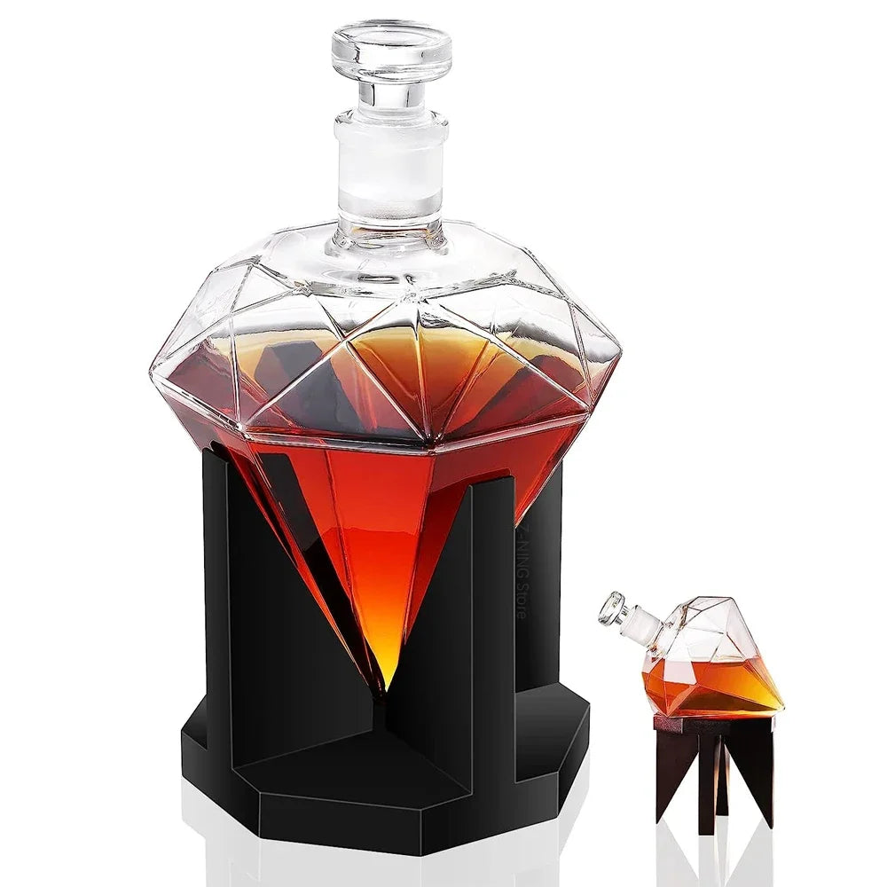 Whiskey Decanter - Diamond - 1000ml Capacity - Wooden Holder