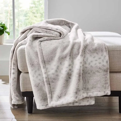 FauxFur Elegance - Reversible Micromink Blanket