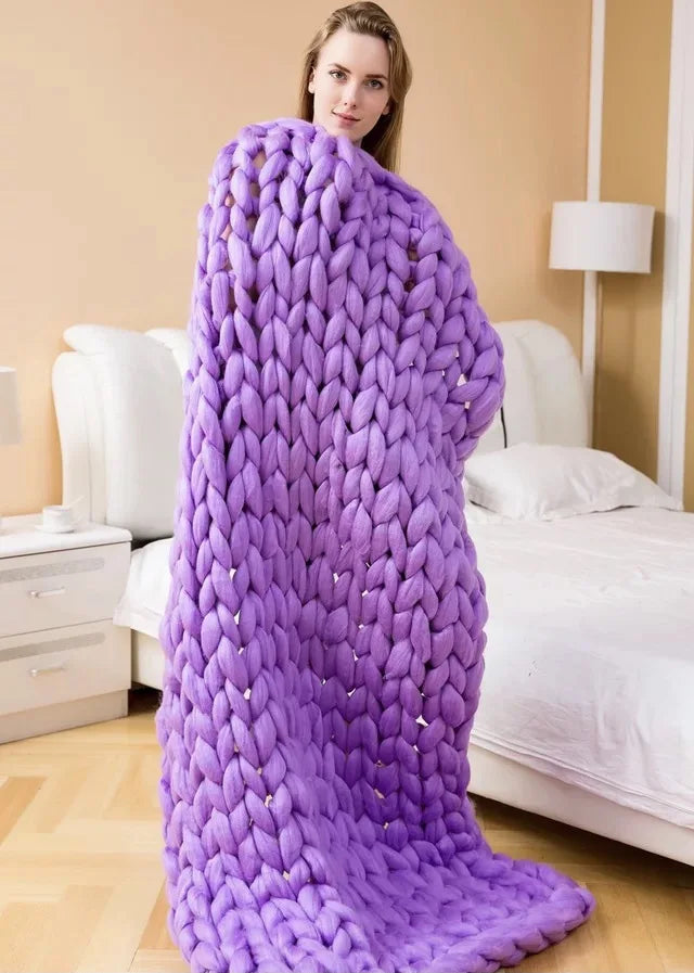 Chunky Knit Blanket: Cozy Wool Throw for Every Space