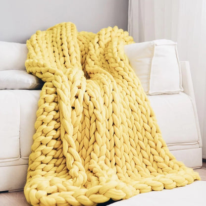 Chunky Knit Blanket: Cozy Wool Throw for Every Space