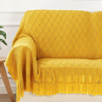 Knitted Waffle Blanket: Nordic Décor Elegance