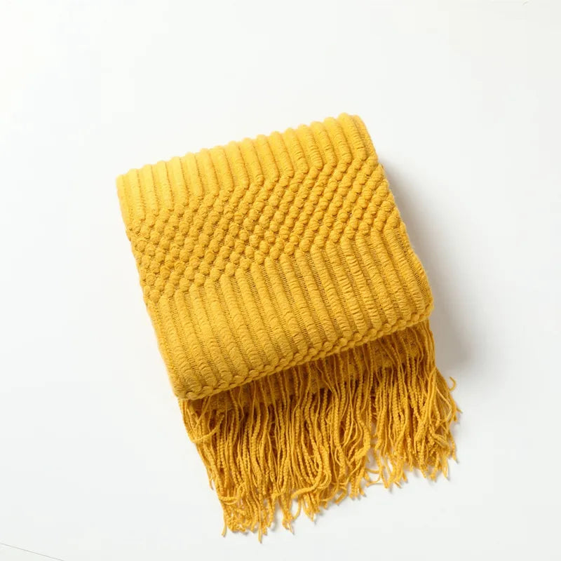 Knitted Waffle Blanket: Nordic Décor Elegance