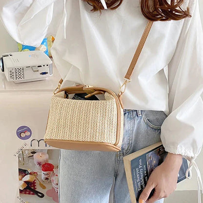 Trendy Woven Bucket Bag - Summer Seaside Essential