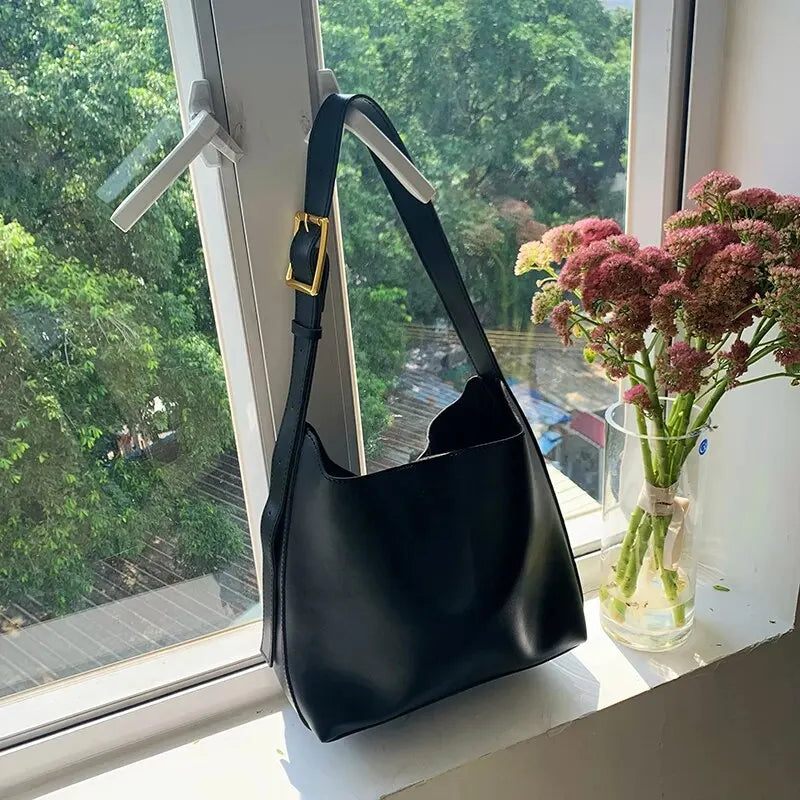 Vera Shoulder Bag