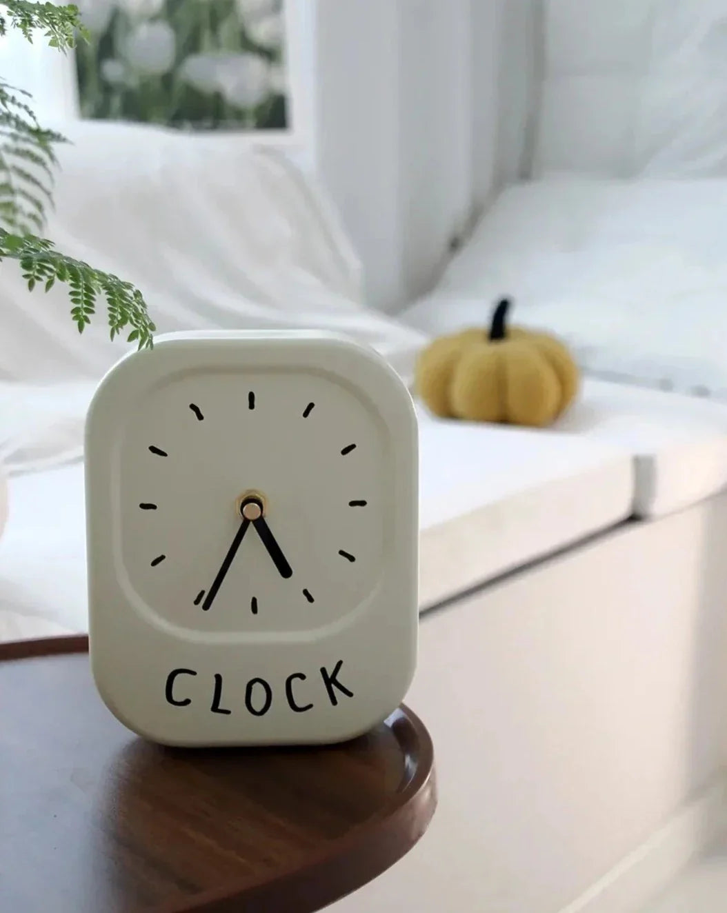 Cream White Minimalistic "Clock"