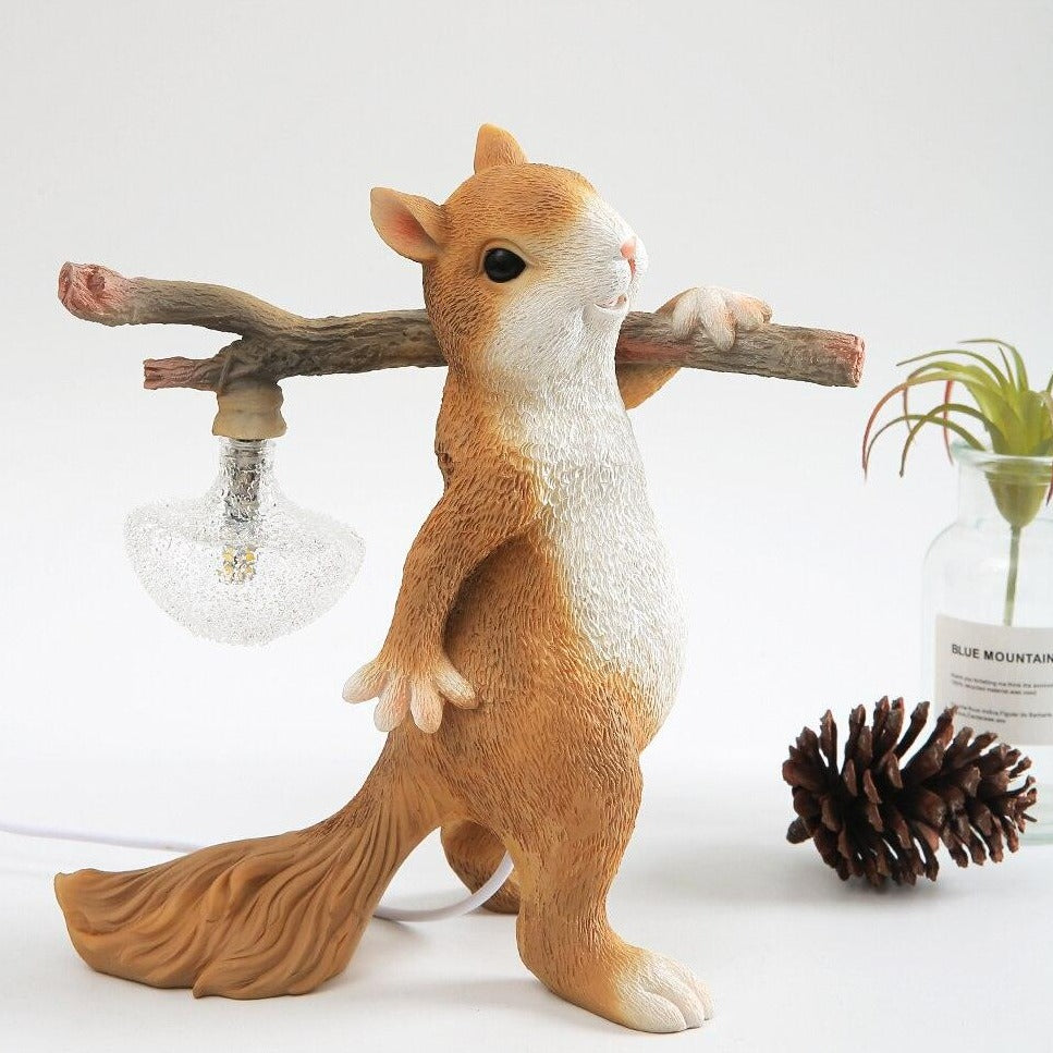 Nutlight – Charming Squirrel Lamp