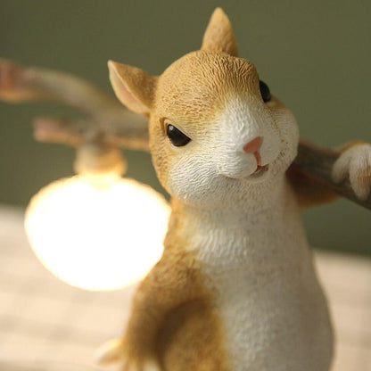 Nutlight – Charming Squirrel Lamp