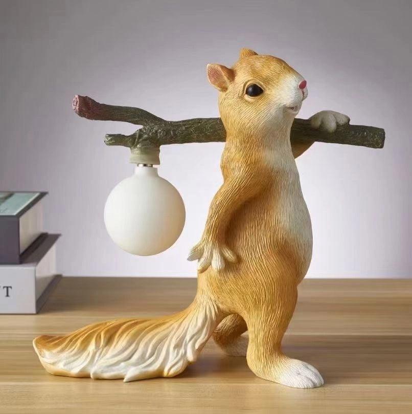 Nutlight – Charming Squirrel Lamp