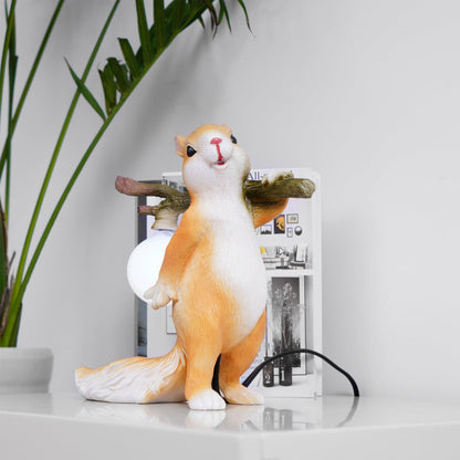 Nutlight – Charming Squirrel Lamp