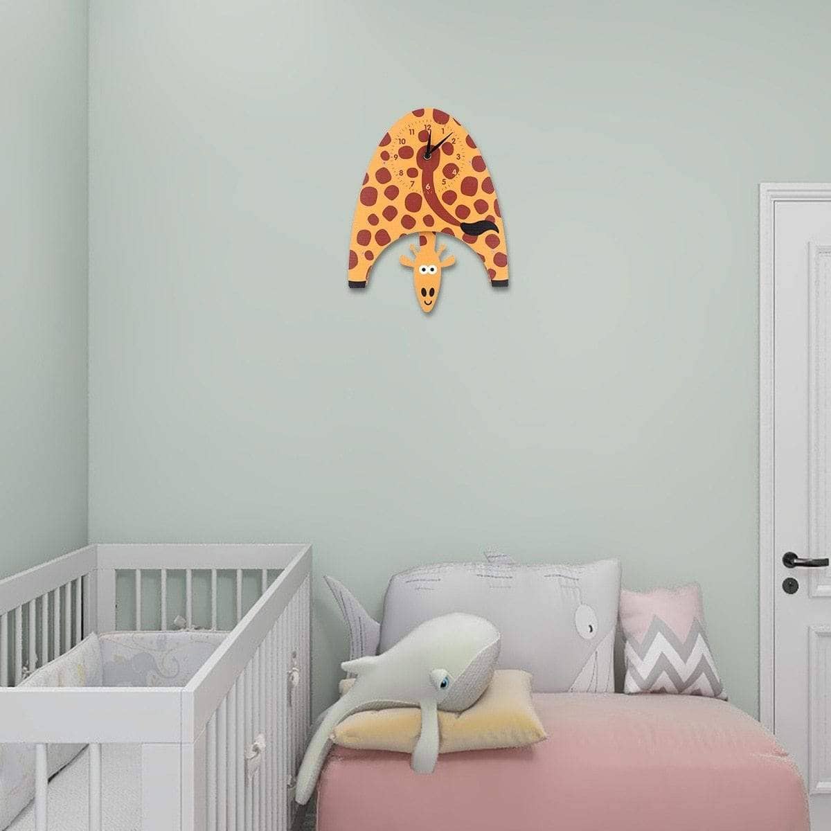 Swinging Giraffe Kids Bedroom Wall Clocks: Fun and Whimsical Decor