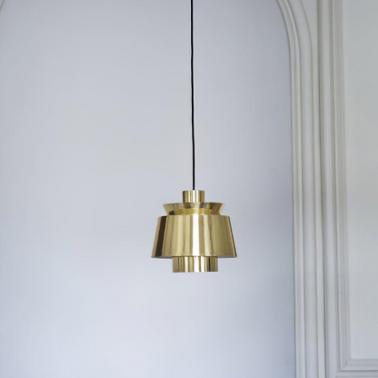 OrionGlow – Elegant Pendant Lamp in Light