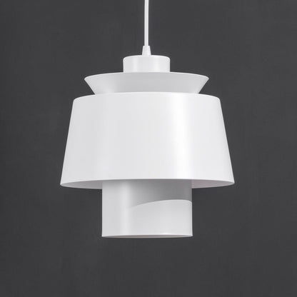 OrionGlow – Elegant Pendant Lamp in Light