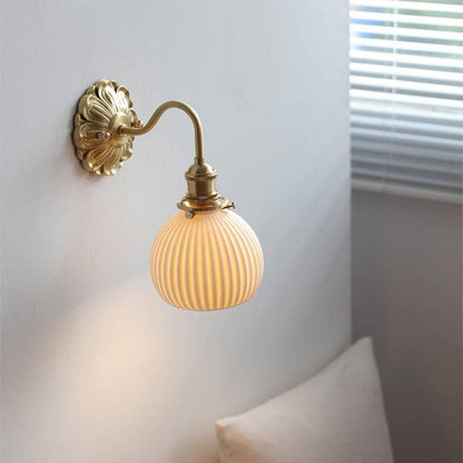 CeramiLuxe - Distinctive Brass and Ceramic Wall Light