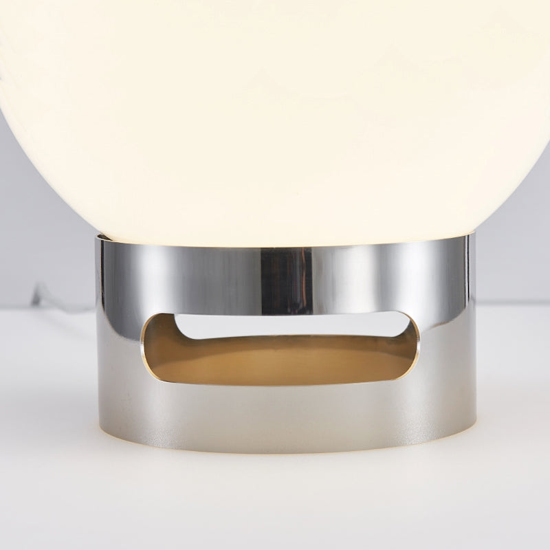 OpalHaus – Bauhaus opal lamp