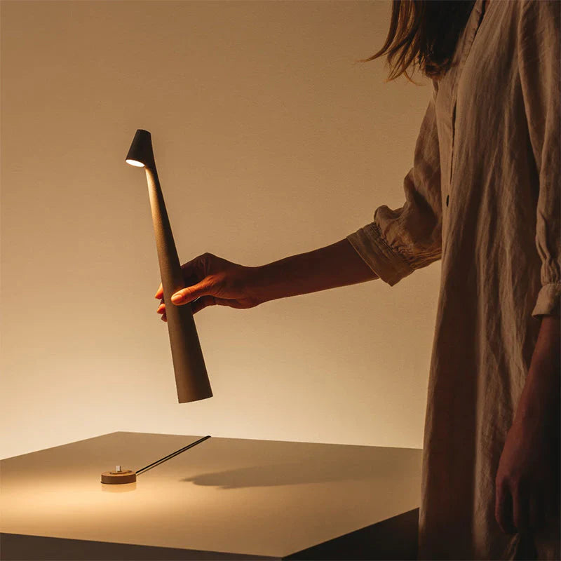 Nordic minimalistic design table lamp | Wireless | LED | Reading lamp | Dinnerlamp