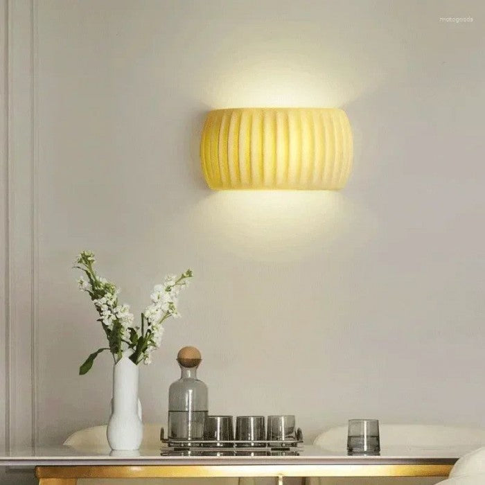 Modern Art Deco Resin Ribbed Wall Sconce Lamp