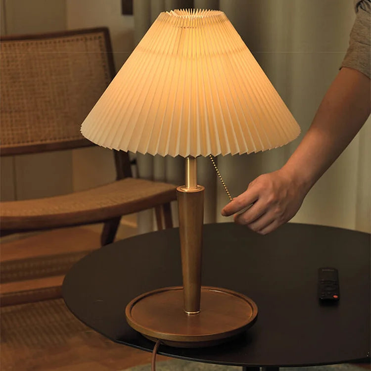 VintageLumi – Retro Wooden Lamp