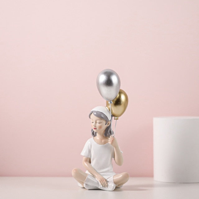 Street Art Balloon Girl Figurine