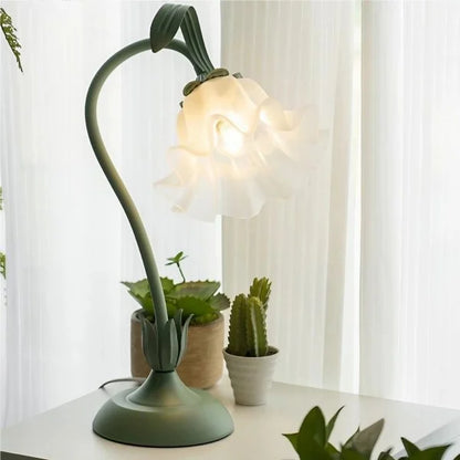 Vintage Adjustable Flower Table Lamp