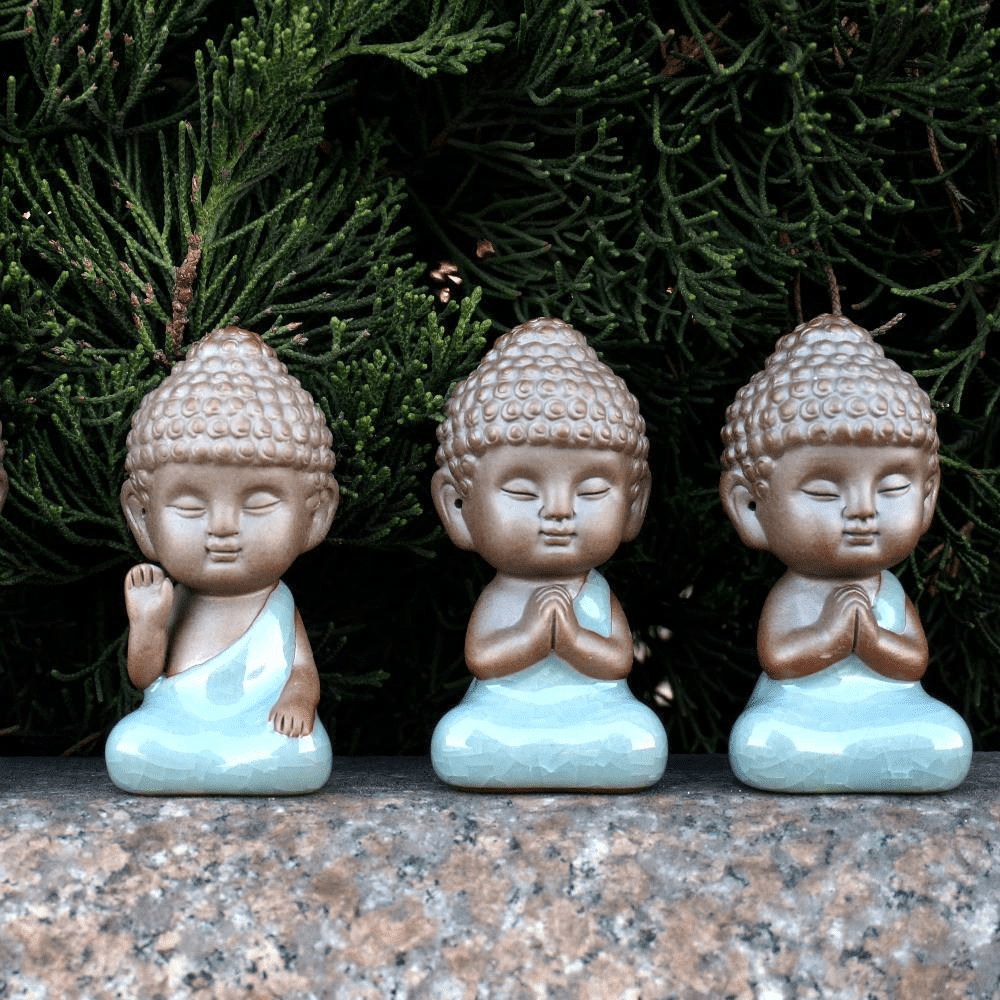 Mini Buddha Statue in Ceramic and Porcelain